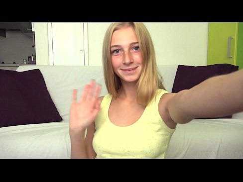 ❤️ Nalika aku bosen aku lazily masturbate sandi pink pus ️ Video seks ing kita ☑